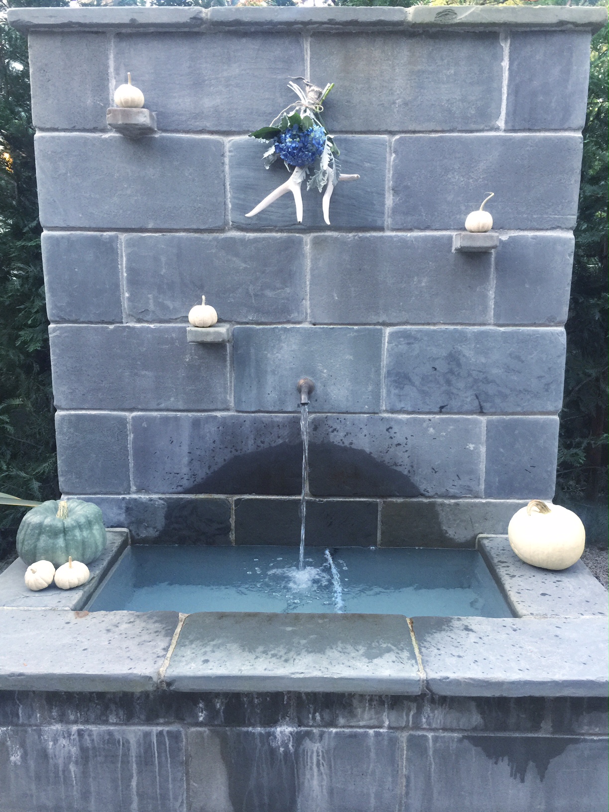 Cozy up your Outdoor Rooms for Fall La Famiglia Design Blog