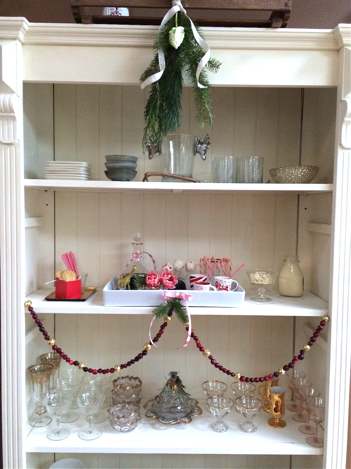 Holiday Snapshot No. 2 Fresh Garland with Cranberries & Gold Glitter