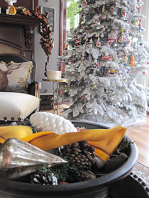 Christmas - Our Family Room tree  Monica Hart  La Familgia Design