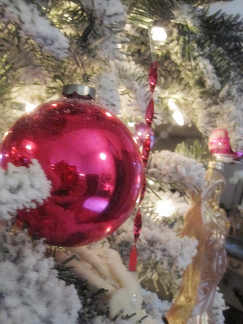 Christmas Pinks - Monica Hart La Famiglia Design