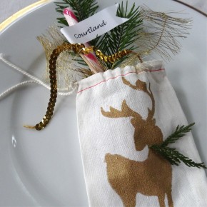 DIY Holiday Tablescape Idea ~ Oh Deer Stencil!