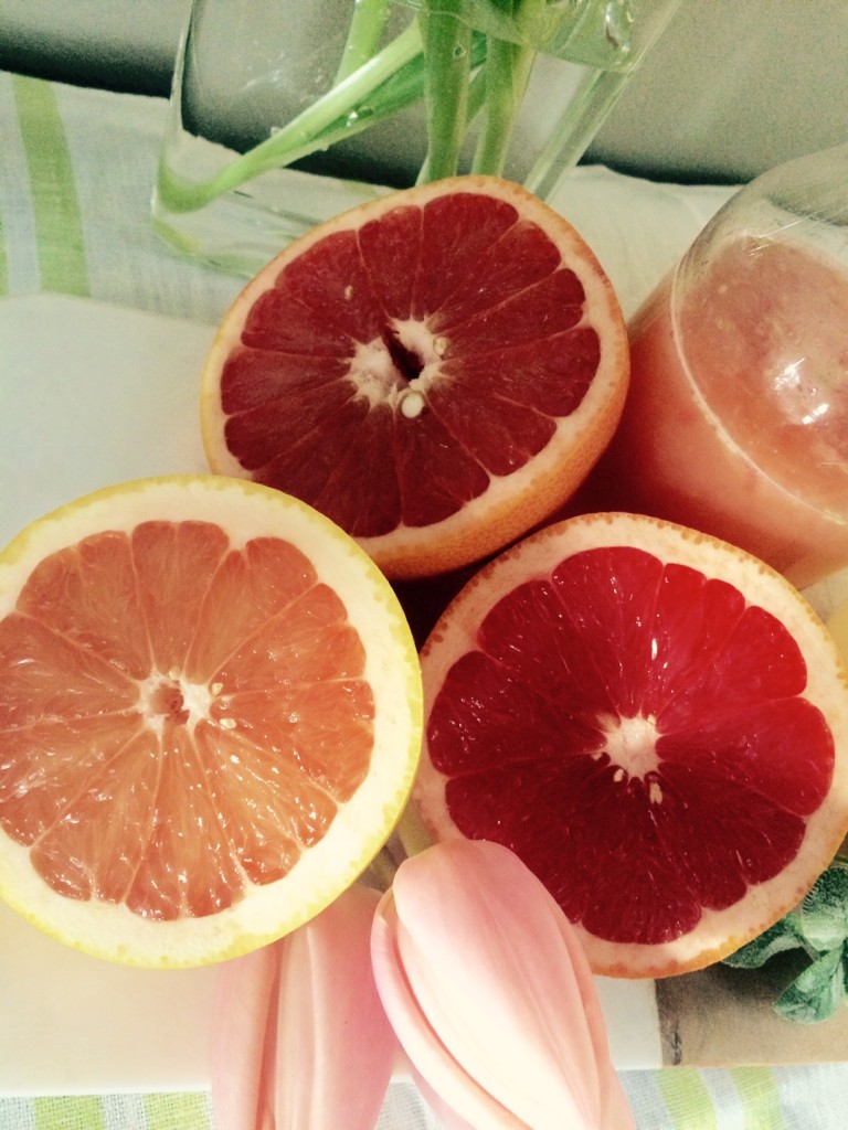 Pink Grapefruit Mimosa via Monica Hart La Famiglia Design