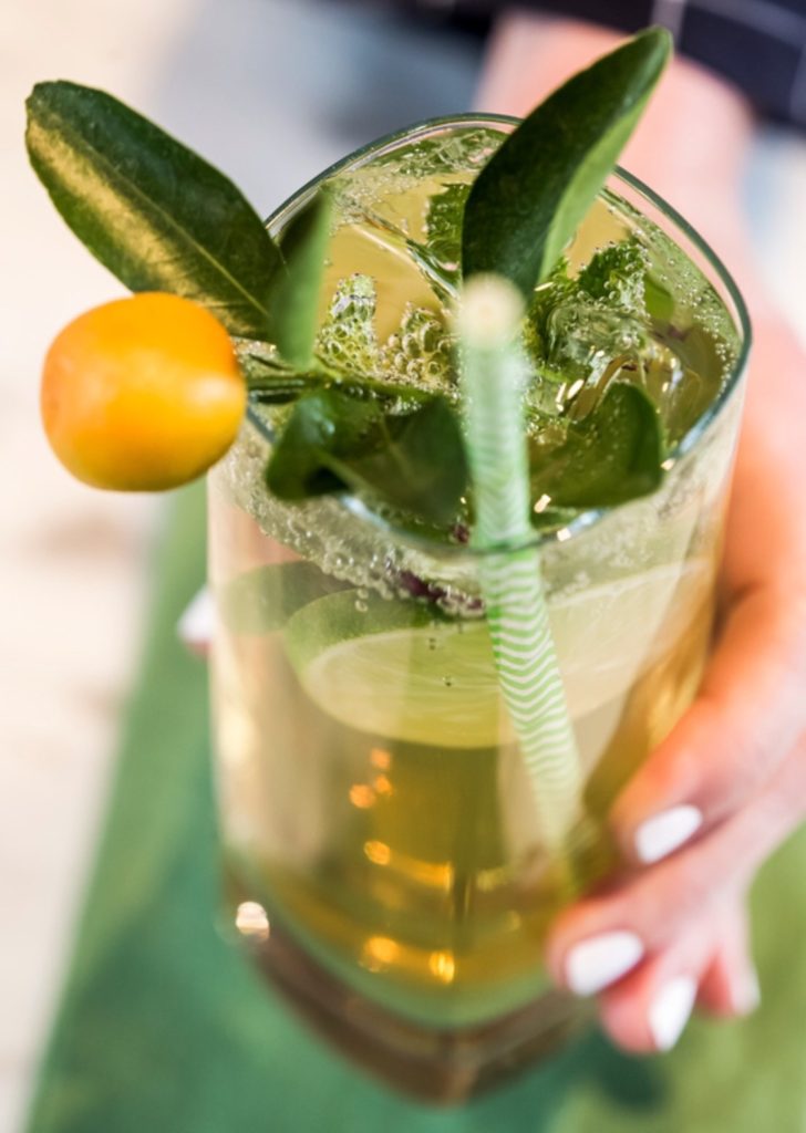 Sparkling Ice tea wit mint and citrus - Healthy sips and bites - Monica Hart 425 Magazine